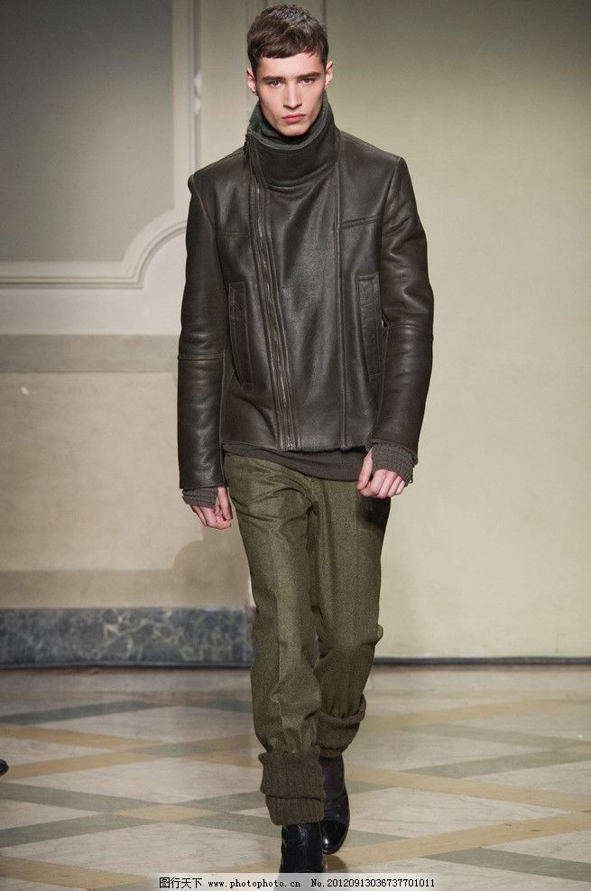 谁能找得到男模特走秀时的pose技巧的网啊？