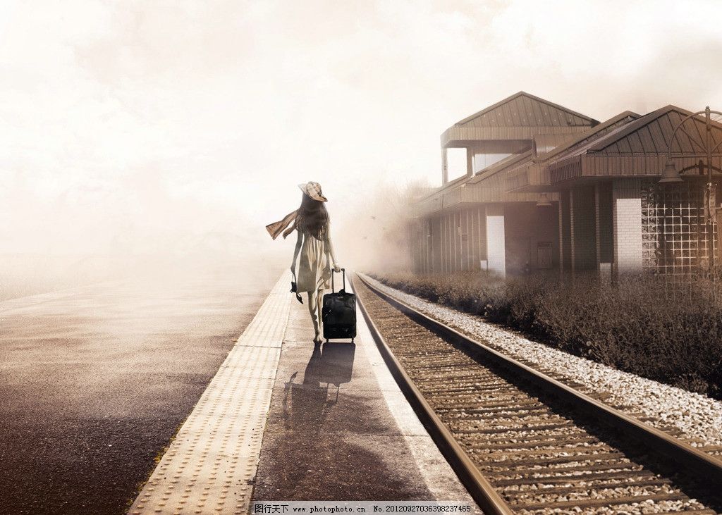 孤单旅行 行李箱 美女 背影 唯美 铁轨 轨道 房子 路边 路面