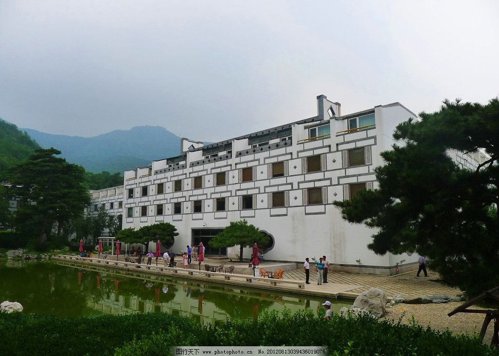香山饭店摄影,香山饭店,贝聿铭,建筑,摄影,绿树,湖面,建筑摄影,建筑园林,180DPI,JPG